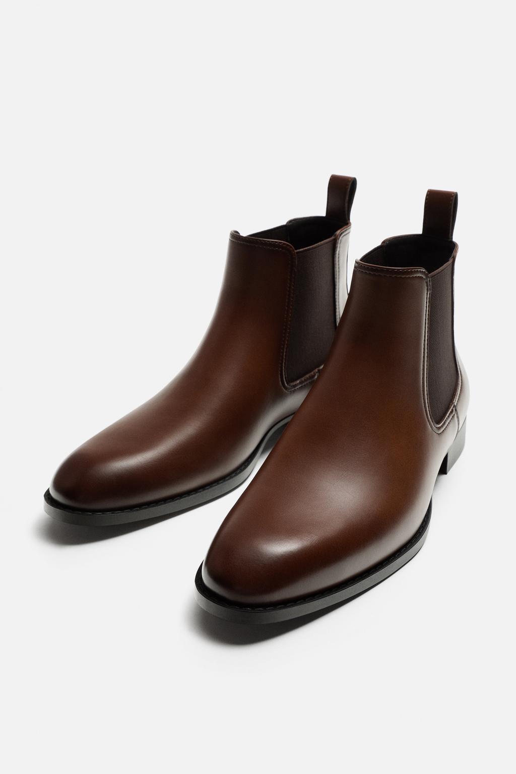 POINTED CHELSEA BOOTS