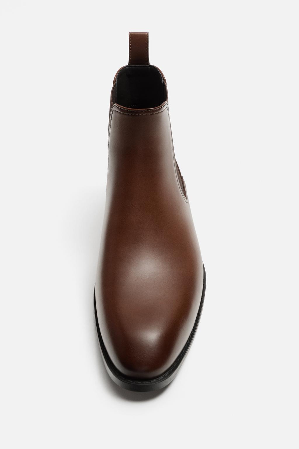 POINTED CHELSEA BOOTS